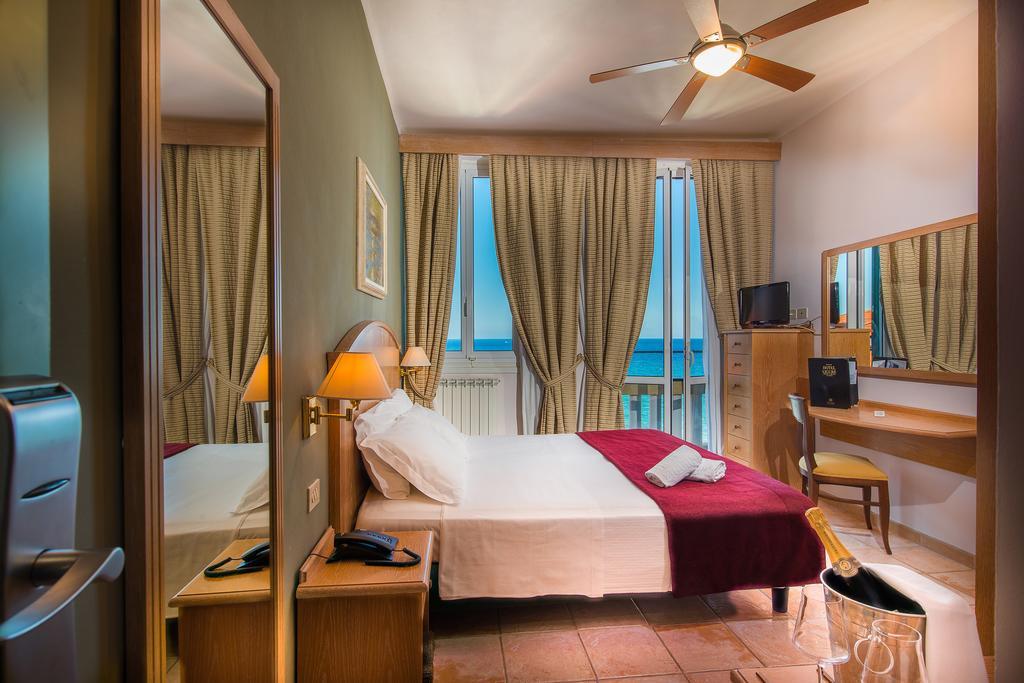 Hotel Ligure Alassio Ngoại thất bức ảnh